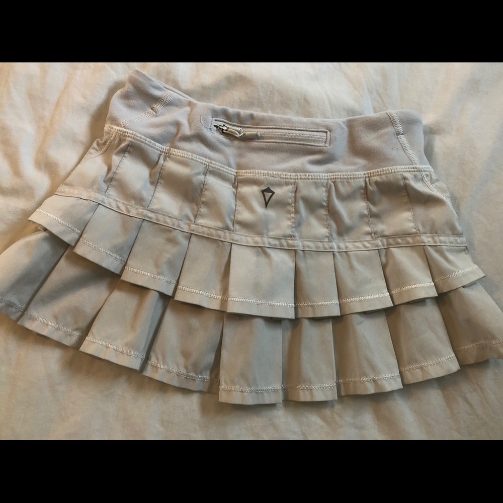 Ivivva (lululemon) skirt/skort size 7